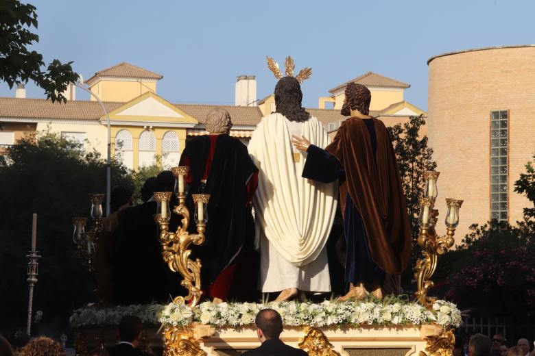 El traslado del misterio de la Sagrada Cena, en imágenes