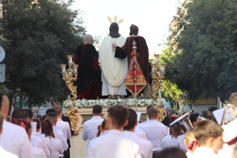 El traslado del misterio de la Sagrada Cena, en imágenes