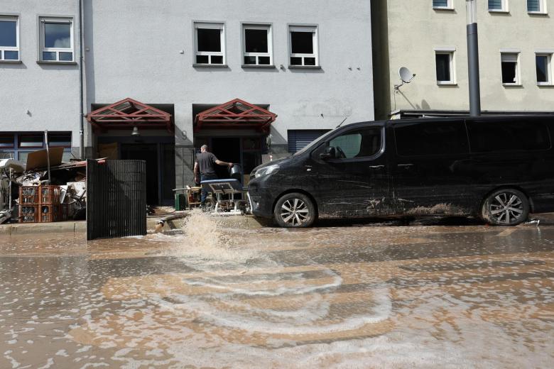 Rudersberg Alemania, lleva varios con las calles inundadas. Esta situación dificulta a los ciudadanos hacer su vida normal