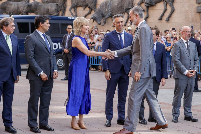 El Rey de España Felipe VI asiste a la Corrida de la Prensa durante la Feria de San Isidro 2024 en Madrid.