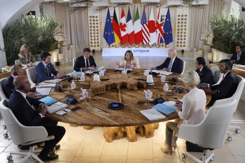 Giorgia Meloni presidió las primeras reuniones de los líderes del G7, donde se decidió otorgar a Ucrania 50.000 millones de dólares en prestamos garantizados por activos rusos congelados