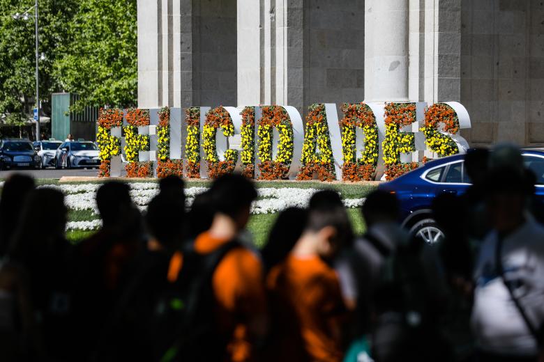 Decoración en Madrid por el décimo aniversario del Rey