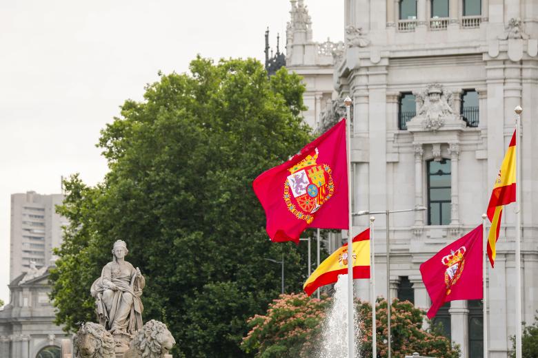 Decoración en Madrid por el décimo aniversario del Rey