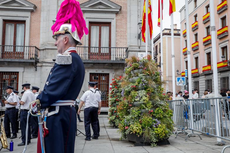 Decoración en Madrid por el décimo aniversario del Rey