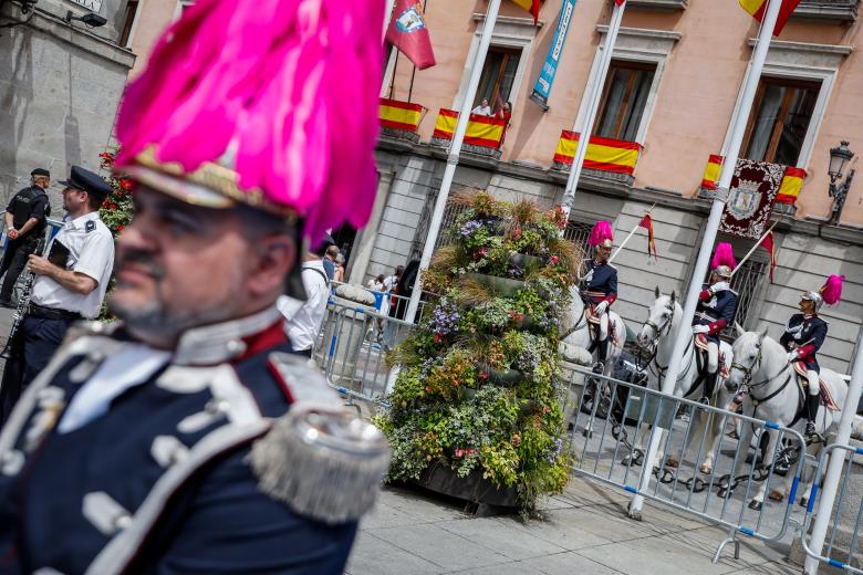 Decoración en Madrid por el décimo aniversario del Rey