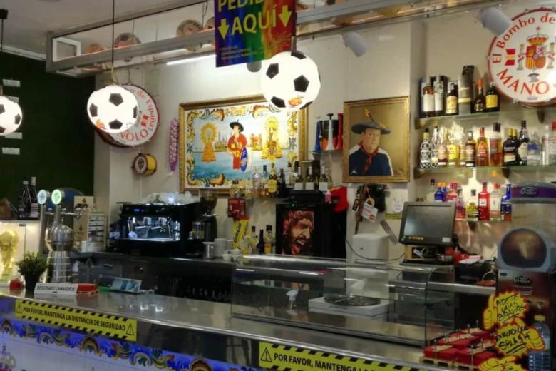 Fachada del bar Beers&Travels, en el barrio del Carmen de Valencia