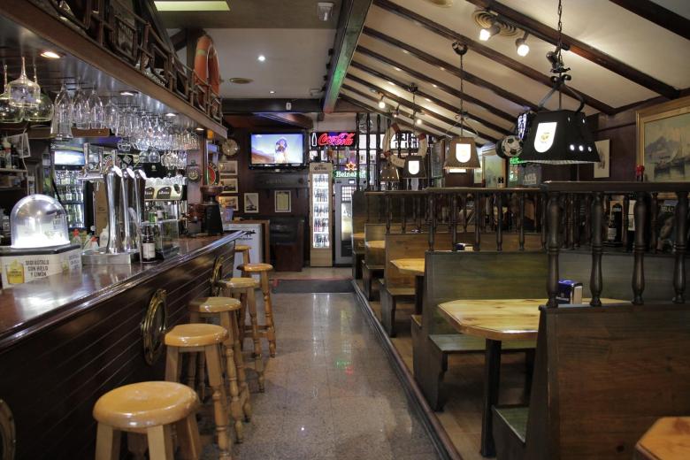 Fachada del bar Beers&Travels, en el barrio del Carmen de Valencia