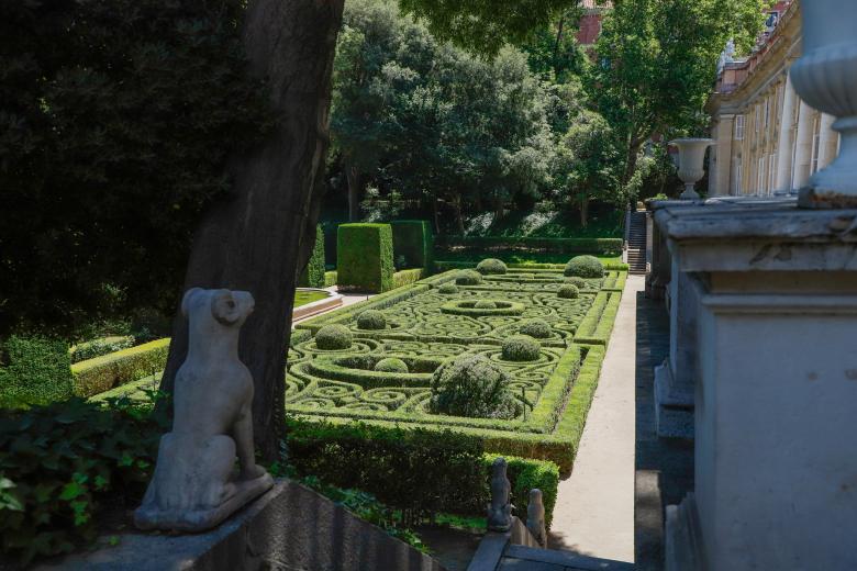 La apertura del jardín continúa con la política del duque de Alba de difundir y compartir el legado patrimonial de la Casa de Alba con la sociedad.