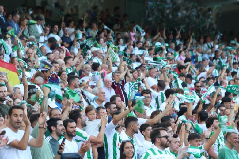 El partido entre el Córdoba y el Barça Atlètic, en imágenes