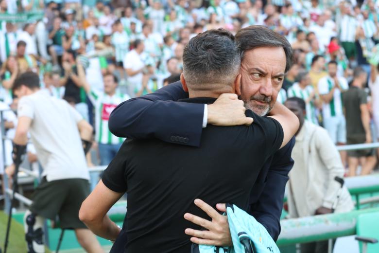 El partido entre el Córdoba y el Barça Atlètic, en imágenes