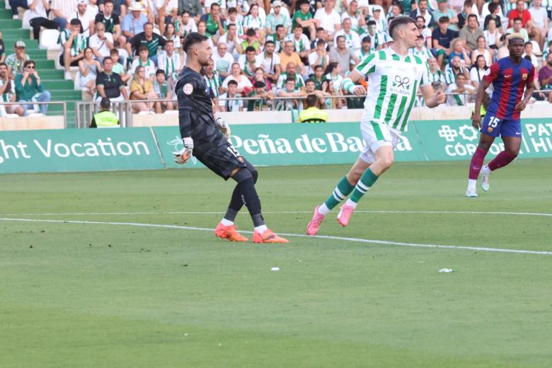 El partido entre el Córdoba y el Barça Atlètic, en imágenes