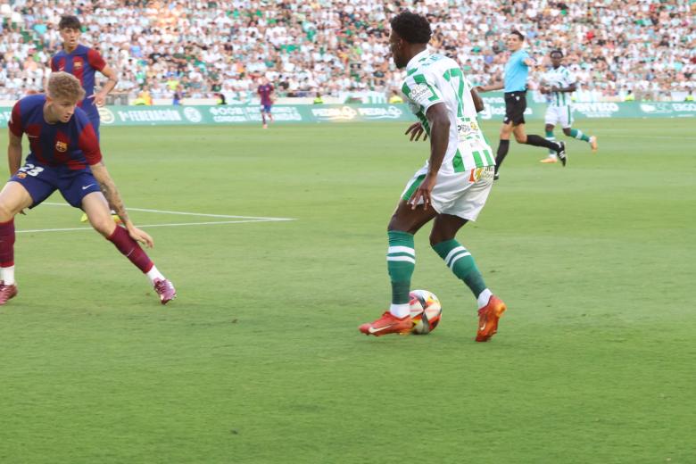 El partido entre el Córdoba y el Barça Atlètic, en imágenes