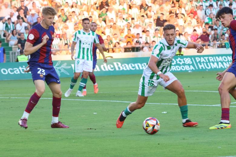 El partido entre el Córdoba y el Barça Atlètic, en imágenes