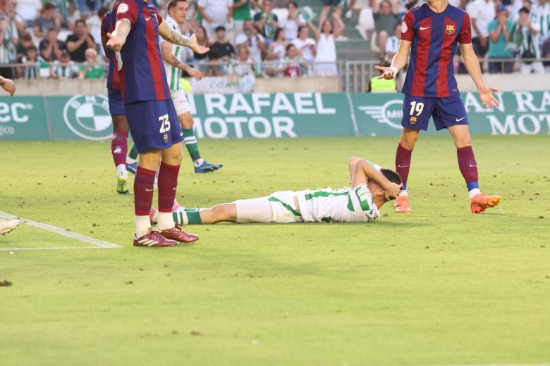 El partido entre el Córdoba y el Barça Atlètic, en imágenes