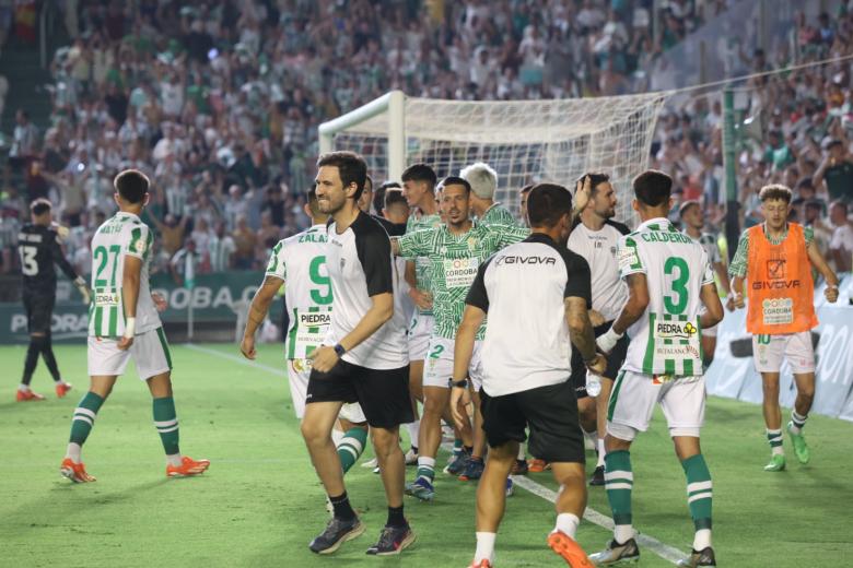 El partido entre el Córdoba y el Barça Atlètic, en imágenes