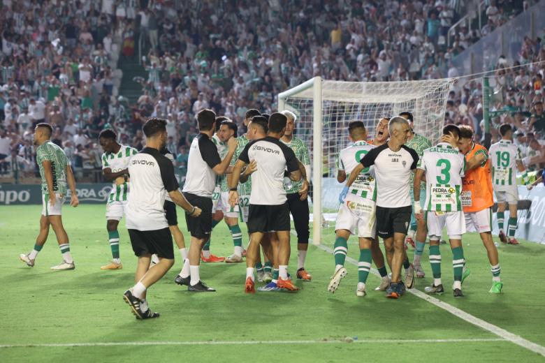 El partido entre el Córdoba y el Barça Atlètic, en imágenes