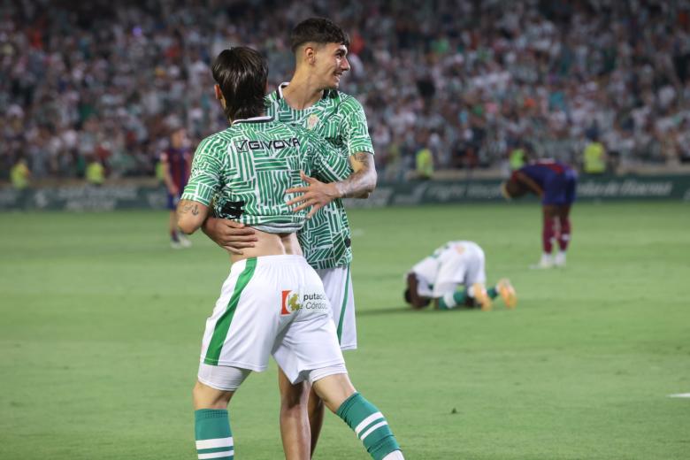 El partido entre el Córdoba y el Barça Atlètic, en imágenes