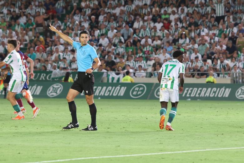 El partido entre el Córdoba y el Barça Atlètic, en imágenes