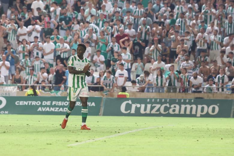 El partido entre el Córdoba y el Barça Atlètic, en imágenes