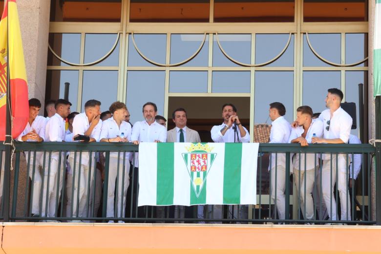 Visita del Córdoba CF al ayuntamiento de Córdoba