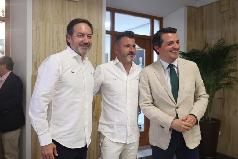 Visita del Córdoba CF al ayuntamiento de Córdoba