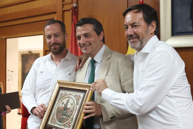 Visita del Córdoba CF al ayuntamiento de Córdoba