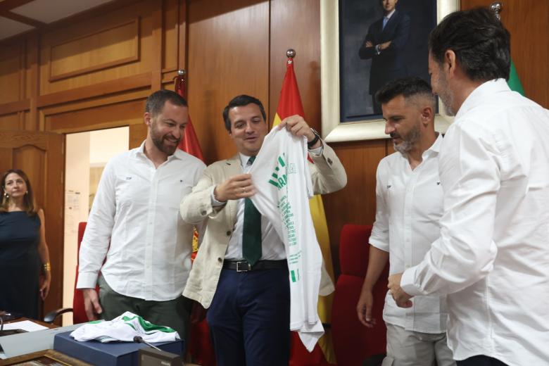 Visita del Córdoba CF al ayuntamiento de Córdoba