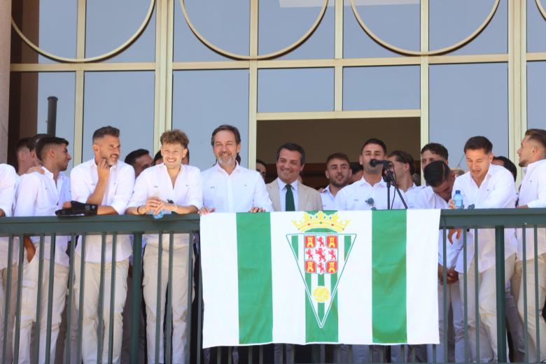 Visita del Córdoba CF al ayuntamiento de Córdoba