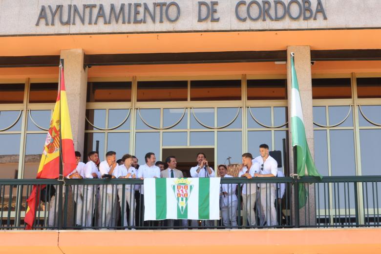 Visita del Córdoba CF al ayuntamiento de Córdoba