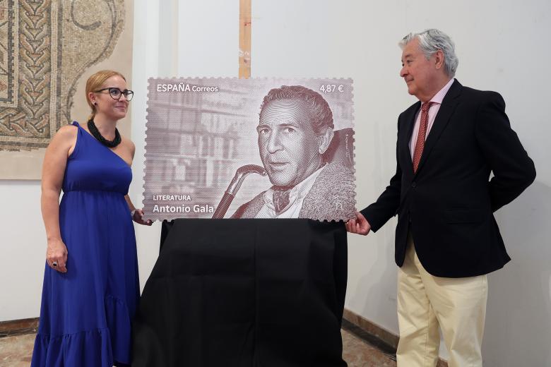 La presentación del sello dedicado a Antonio Gala, en imágenes