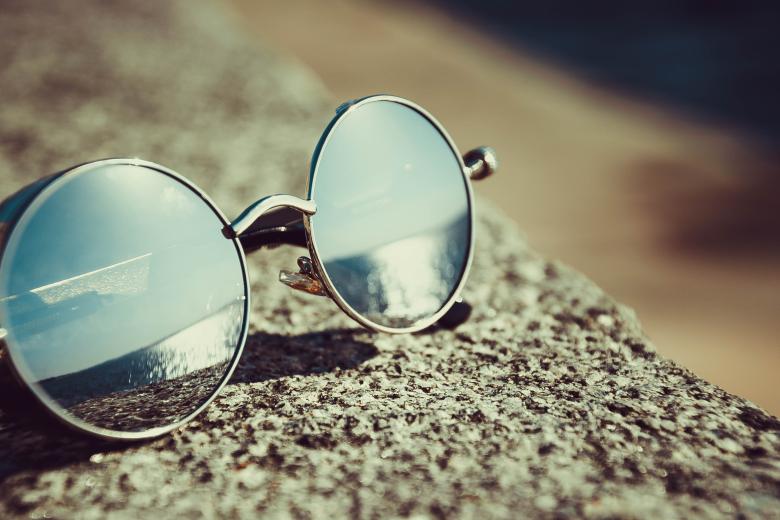 Gafas con lentes resistentes a arañazos