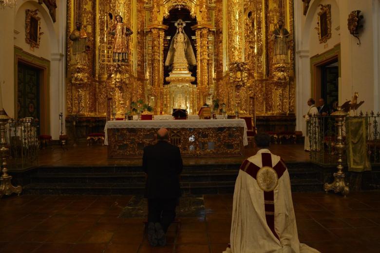 El obispo de Guadix preside una misa en la Quinta Angustia Francisco J. Orozco Córdoba