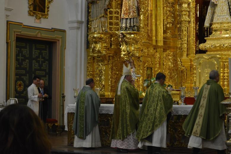 El obispo de Guadix preside una misa en la Quinta Angustia Francisco J. Orozco Córdoba