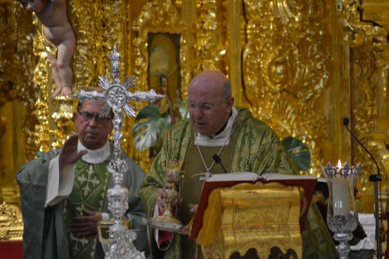 El obispo de Guadix preside una misa en la Quinta Angustia Francisco J. Orozco Córdoba