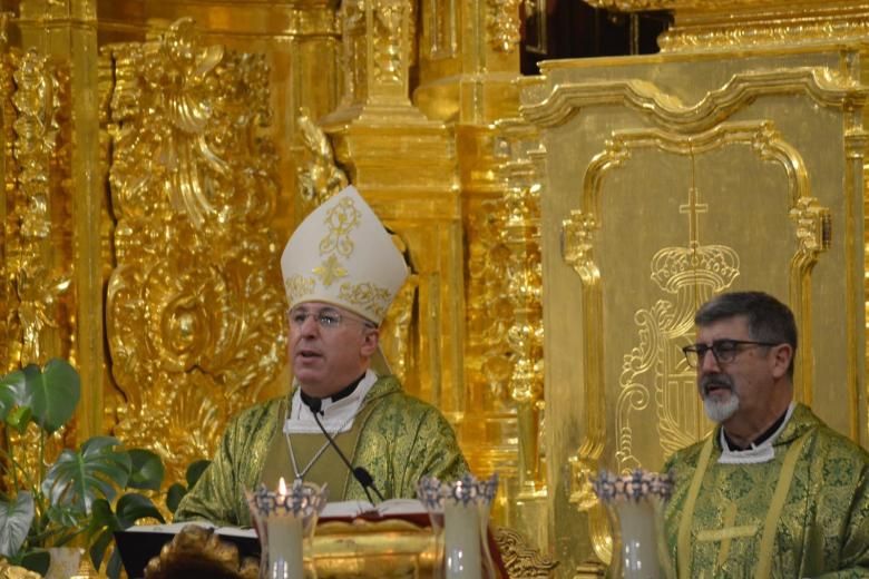 El obispo de Guadix preside una misa en la Quinta Angustia Francisco J. Orozco Córdoba