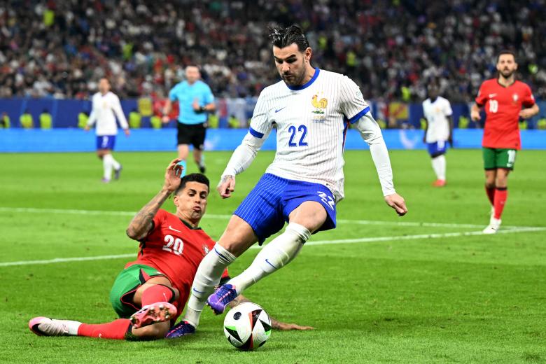 Theo Hernández (Francia): El lateral izquierdo francés es el segundo jugador más rápido de Francia tras Mbappé. Ha alcanzado una velocidad punta de 35,7 km/h en el choque frente a Portugal, en el que su selección se impuso en la tanda de penaltis, marcando Theo el gol que les dio el pase a semifinales.