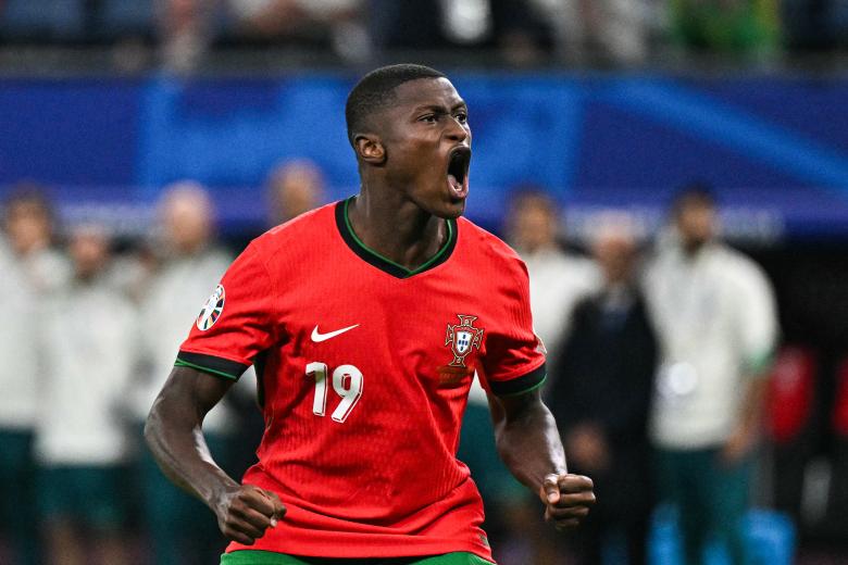 Nuno Mendes (Portugal): El lateral izquierdo portugués es el segundo jugador más rápido de su selección. Ha alcanzado una velocidad punta de 35,3 km/h y ha sido titular en casi todos los partidos. Su selección quedó eliminada en cuartos de final contra Francia, a pesar de que marcó su lanzamiento en la tanda de penaltis.