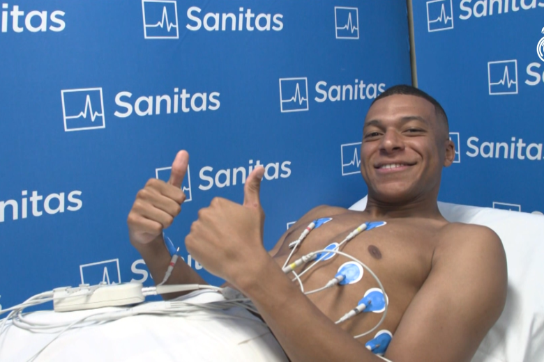 Kylian Mbappé durante el reconocimiento médico