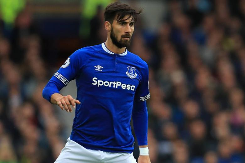 André Gomes: El centrocampista portugués ha caído en picado en su carrera. Triunfó en el Valencia, fue campeón de la Eurocopa con Portugal en 2016. Fichó por el Barça, donde nunca llegó a ser titular y terminó fichando por el Everton inglés. El conjunto de los 'toffees' lo cedió al Lille y terminó volviendo. Tuvo una lesión muy grave de rodilla tras una fuerte entrada de Son en un partido de Premier League. Ahora se encuentra sin equipo y ha sonado para volver al Valencia.