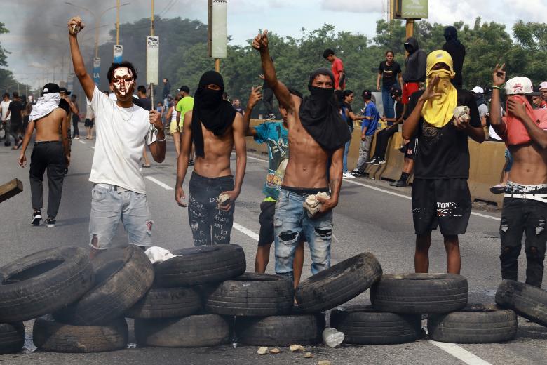 Manifestantes levantaron barricadas durante una de las protestas