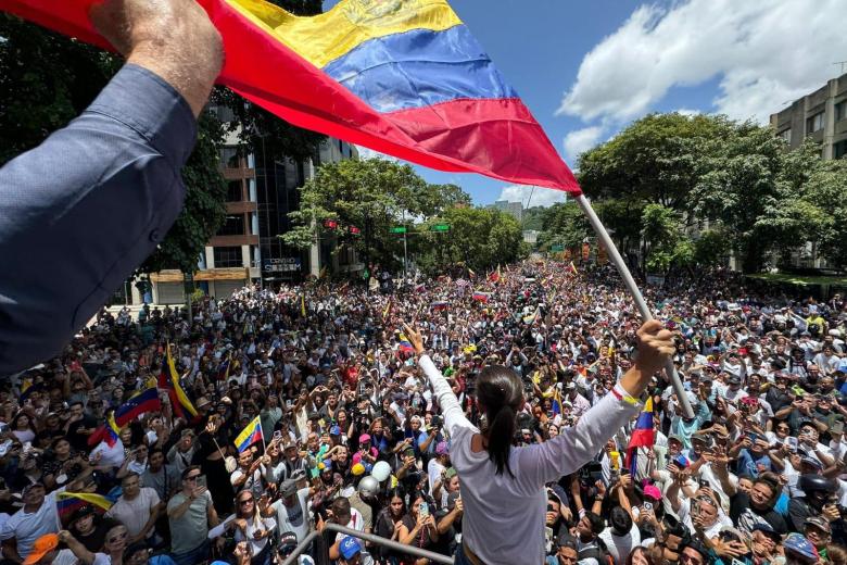 Tanto Machado como González tratan de doblegar al régimen de Maduro apoyándose en la fuerza de los ciudadanos venezolanos que se han lanzado a las calles de forma pacífica para exigir que se respeten los resultados electorales que dan la victoria a la oposición.