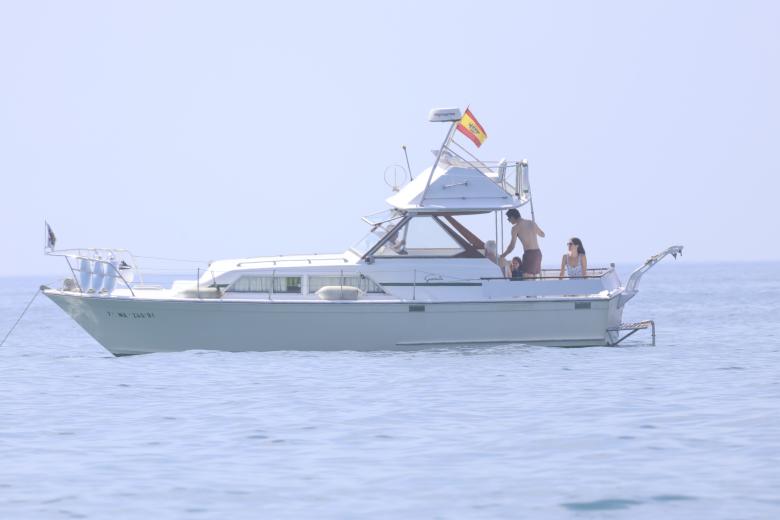 Duke of Alba with Sofia Palazuelo and Fernando Fitz James on holidays in Marbella, 4 agosto 2024