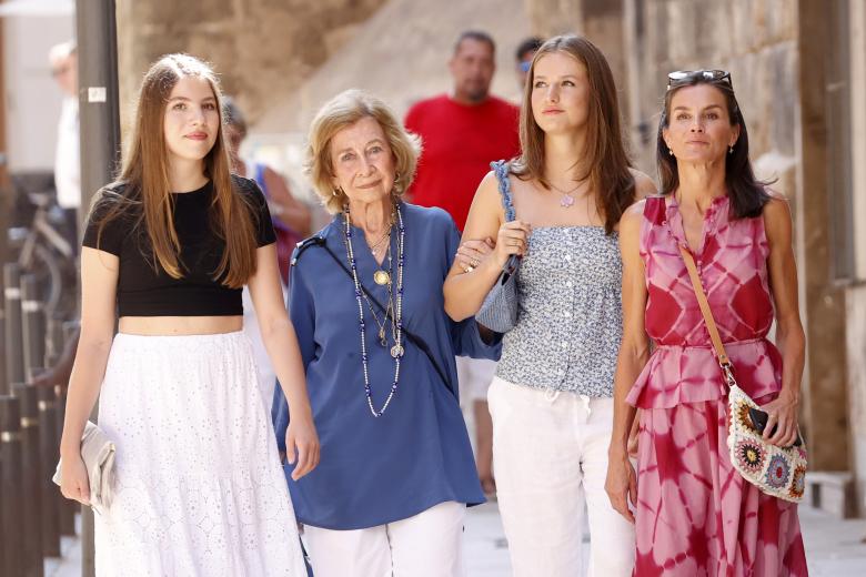 Queen Letizia with Queen Sofia and princess Leonor de Borbon , Princess Sofia    in Mallorca 06 August 2024