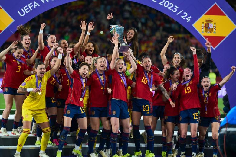 La selección española femenina consiguió ganar la Nations League en Sevilla después de imponerse a Francia en la final