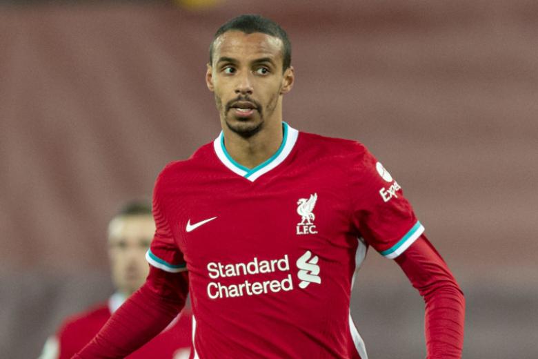 Joel Matip estuvo en el Liverpool las últimas temporadas y llegó a ser importante a las órdenes de Jürgen Klopp, pero el 1 de julio terminó contrato y está esperando un nuevo equipo con 33 años