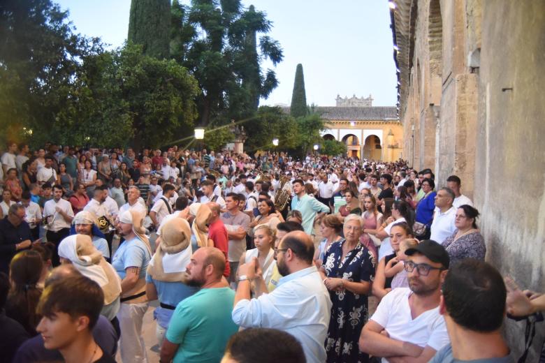 El barrio de San Basilio se reencuentra en torno a la Virgen de Acá