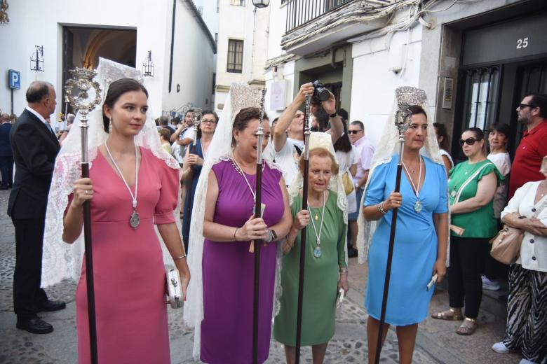 El barrio de San Basilio se reencuentra en torno a la Virgen de Acá