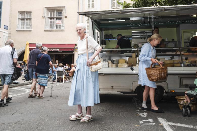 The queen of the covered market, at the stall, Label Rouge beef with a duck in the foreground. Queen Margrethe II of Denmark has taken up summer residence at the Cayx Castle, owned by the Danish royal family in the Lot department. True to form, we find her shopping in the Cahors market. France, Cahors on 17 July 2024. Photo by Patricia Huchot-Boissier/ABACAPRESS.COM