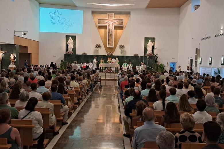 La toma de posesión de la parroquia de Santa Rafaela María, en imágenes