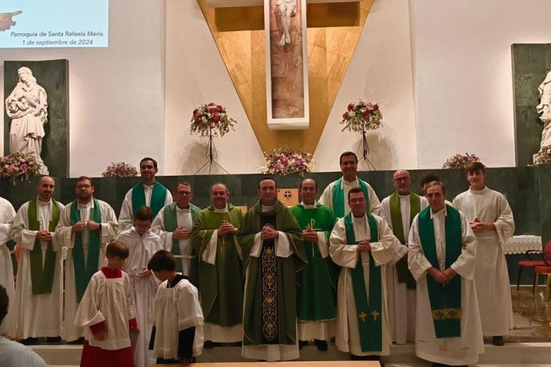 La toma de posesión de la parroquia de Santa Rafaela María, en imágenes